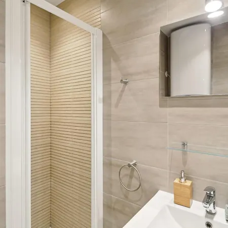 Bnbnova - Louvre & Tuileries Gardens Apartmán *